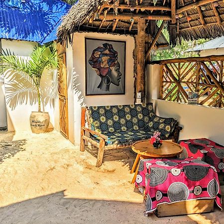Mkadi Beach House Hotel Нунгви Екстериор снимка