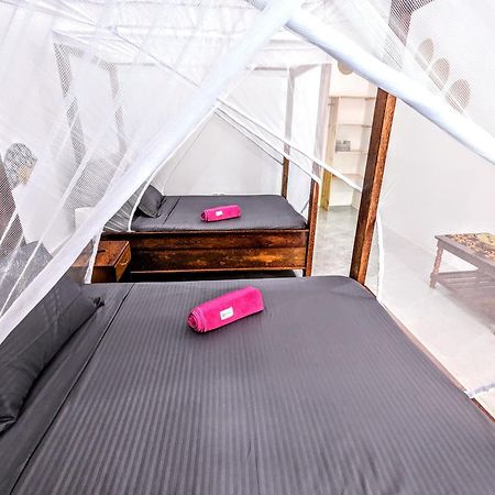 Mkadi Beach House Hotel Нунгви Екстериор снимка