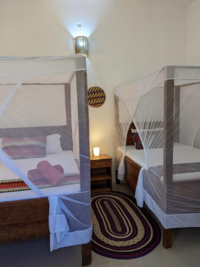 Mkadi Beach House Hotel Нунгви Екстериор снимка