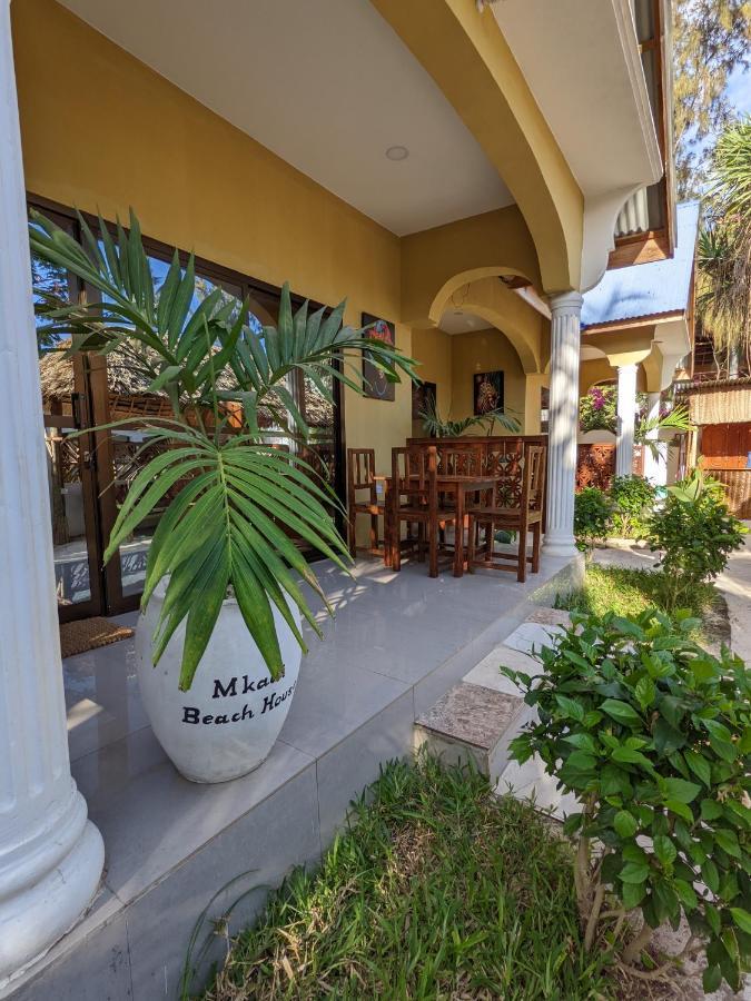 Mkadi Beach House Hotel Нунгви Екстериор снимка