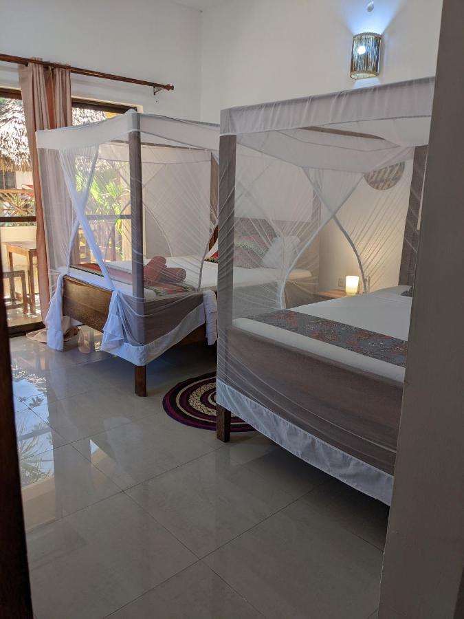 Mkadi Beach House Hotel Нунгви Екстериор снимка