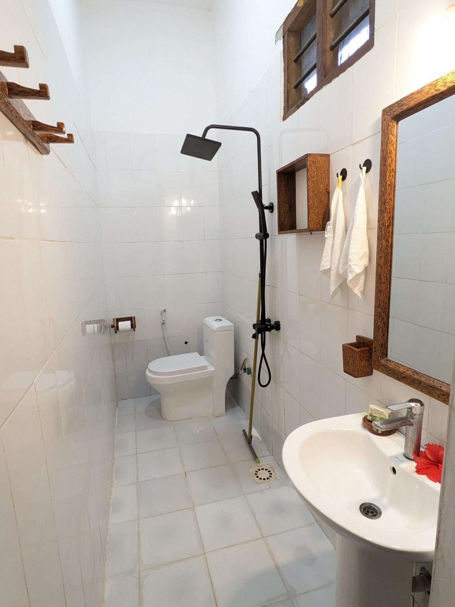 Mkadi Beach House Hotel Нунгви Стая снимка