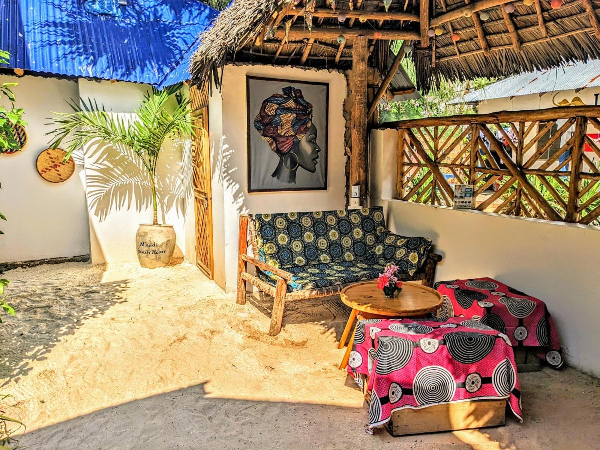 Mkadi Beach House Hotel Нунгви Екстериор снимка