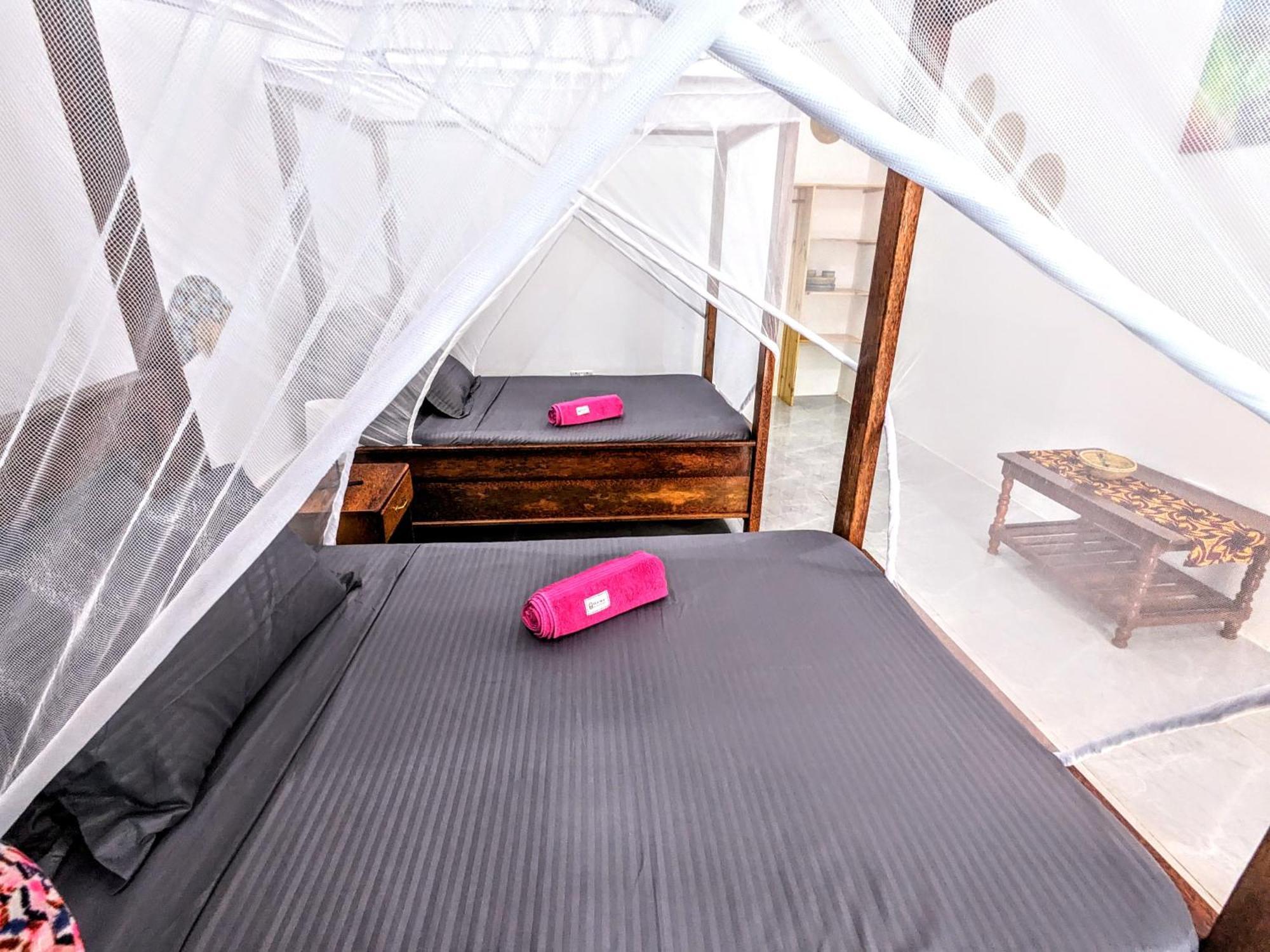 Mkadi Beach House Hotel Нунгви Екстериор снимка