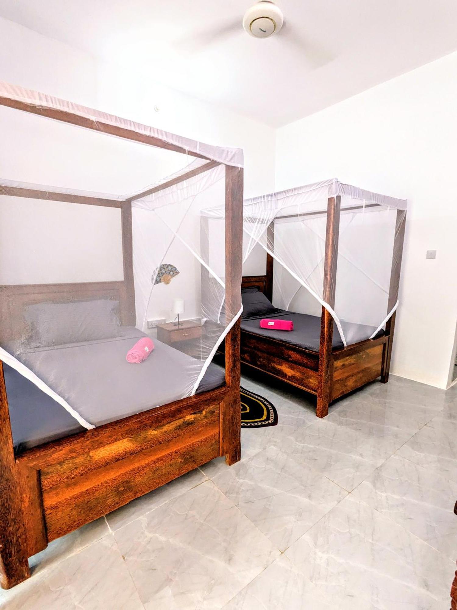 Mkadi Beach House Hotel Нунгви Екстериор снимка